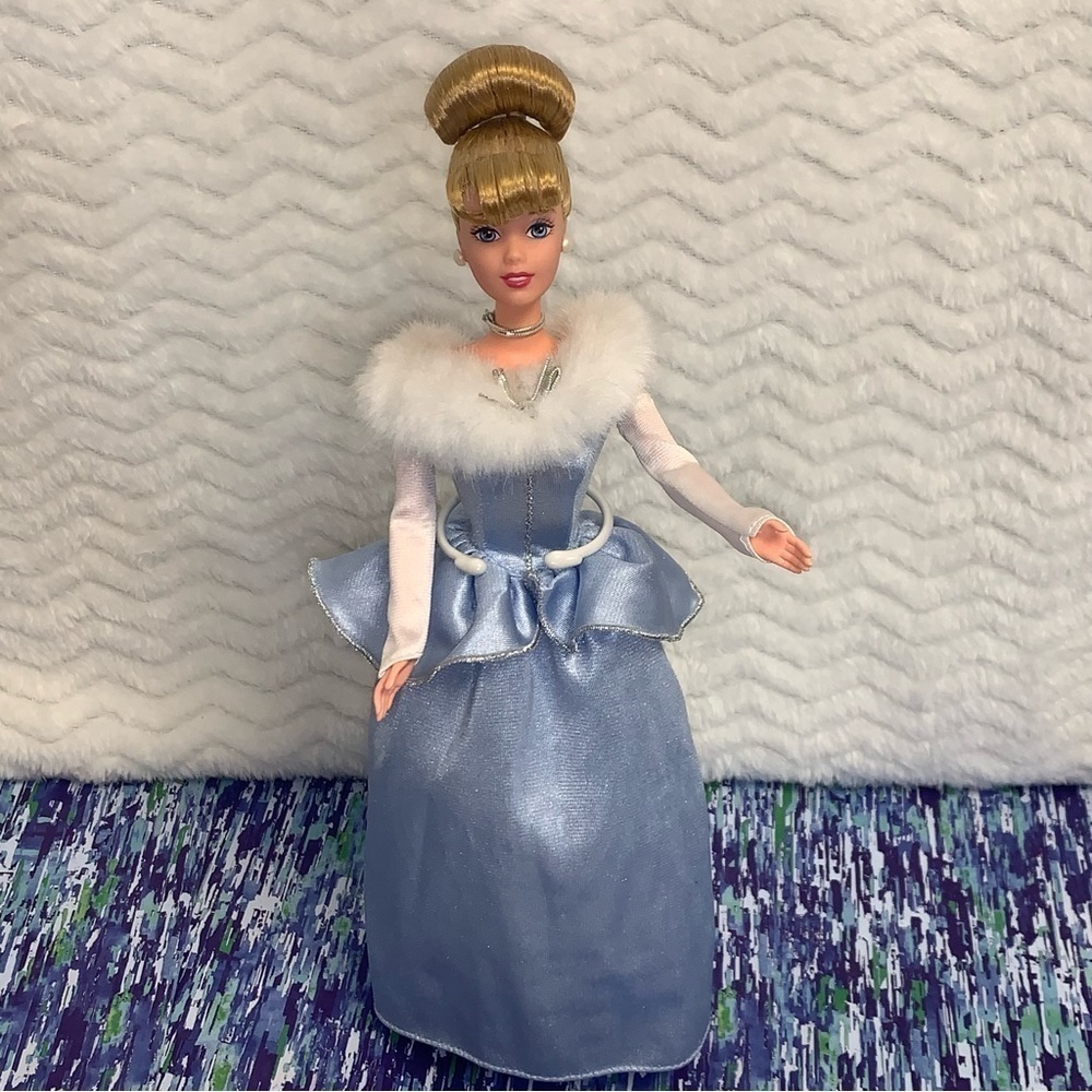 Barbie Doll Disney's Cinderella Special Edition Blonde Blue Eyes Mattel